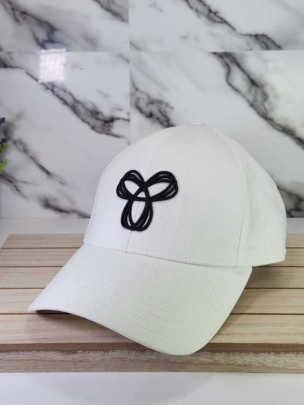 TNA Aritzia Cap. White Embroidered Logo Baseball Cap. Adjustable.